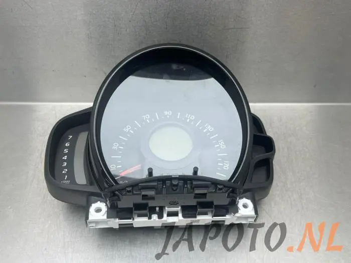 Tacho - Kombiinstrument KM Toyota Aygo